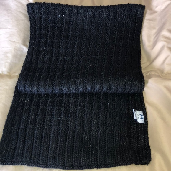 Chloe & Isabel sparkling black scarf - Picture 2 of 4